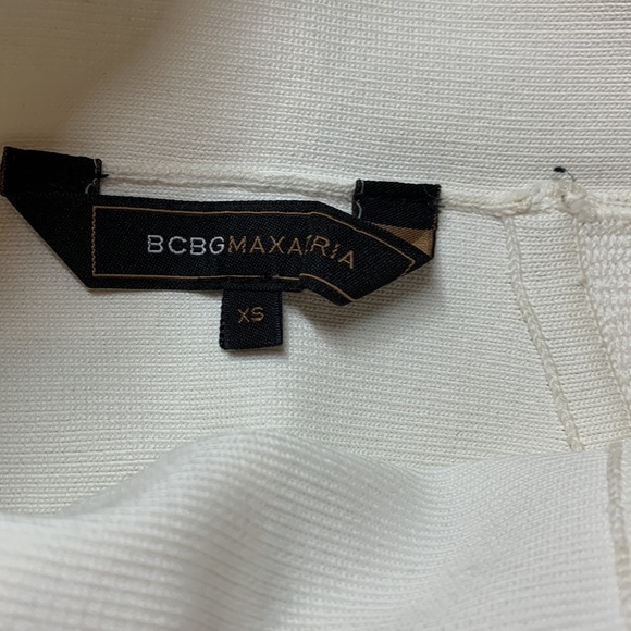 BCBG MAXAZRIA | Body con compression fabric white mini skirt - XS - Picture 3 of 3